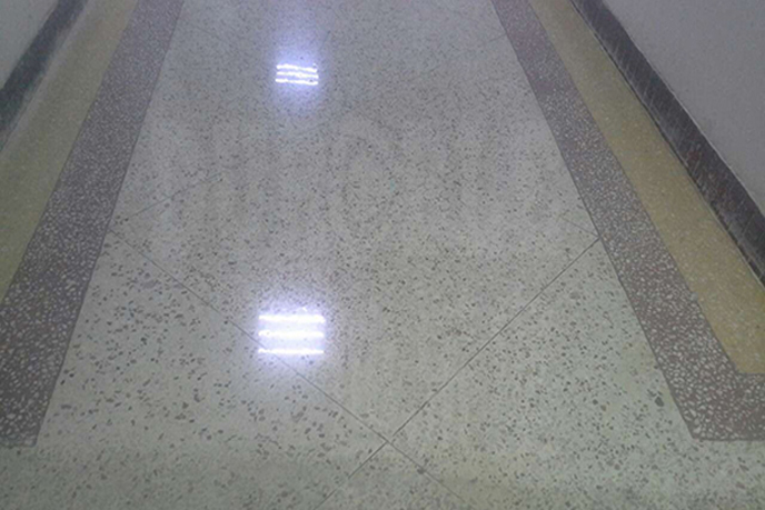 揭秘水磨石地麵翻新改造，醫院走廊地麵選什麽材料?