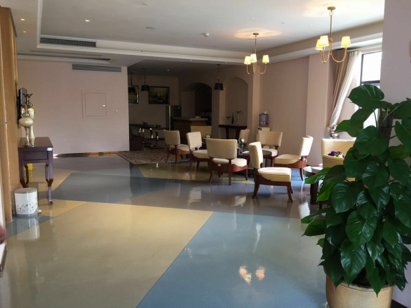大廳PVC地板養護後