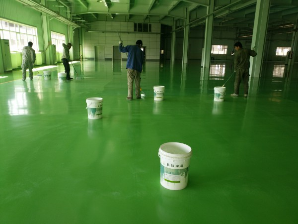 環氧地坪翻新施工中