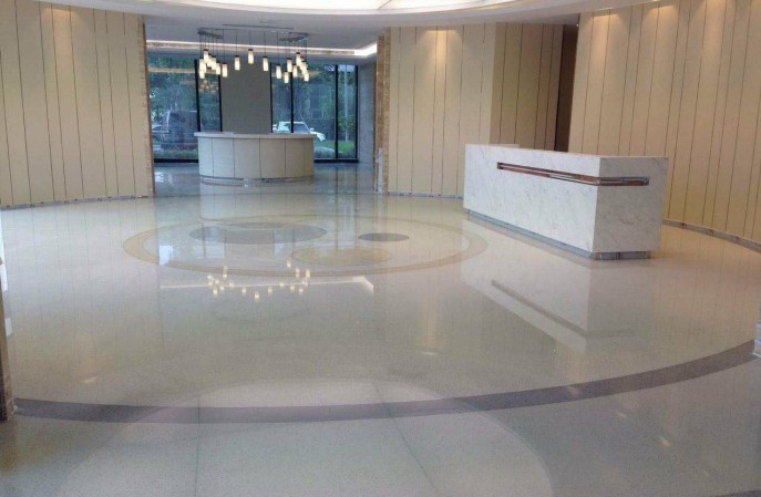 環氧磨石藝術地坪施工之十-環氧磨石整體打磨有哪些工序？