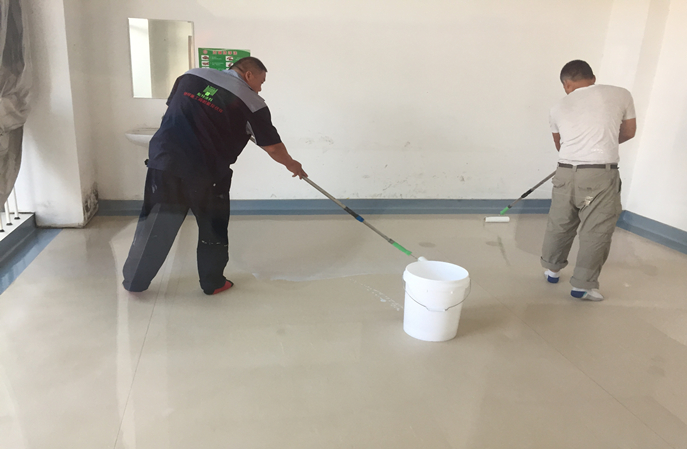 塑膠地板保養(yang) 方法