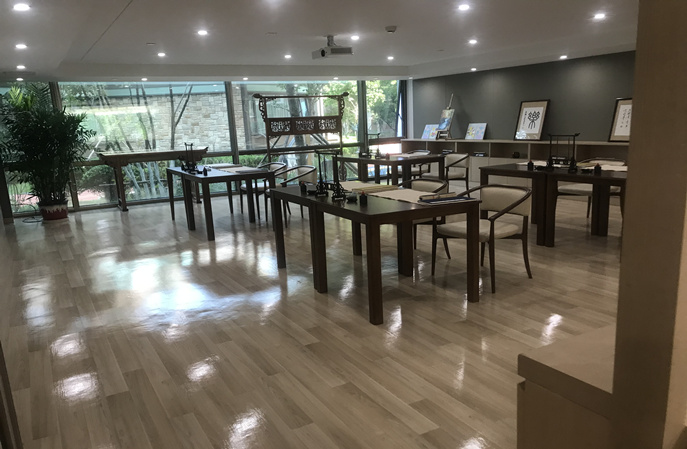 亞(ya) 麻地麵使用塑立得翻新保養(yang) 後