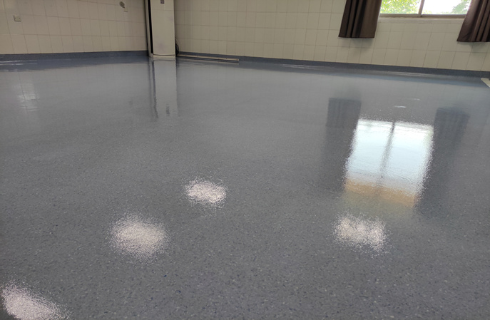 實驗室 PVC 地板保養(yang) 的得力助手--塑立得