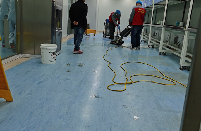 實驗室地板泛黃難清潔?醫療級塑膠地板翻新技術破解行業痛點 實驗室地板泛黃難清潔?醫療級塑膠地板翻新技術破解行業痛點