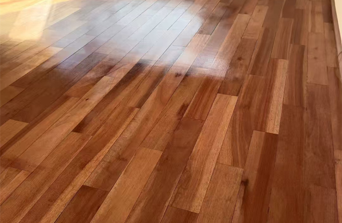 告別木地板翻新難題，開啟煥新之旅