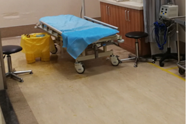 導致醫院地麵需要翻新最大隱患竟然是醫院的垃圾桶