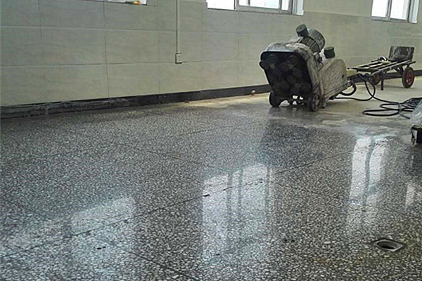 學校水磨石地麵保養不懂如何處理-塑立得係統