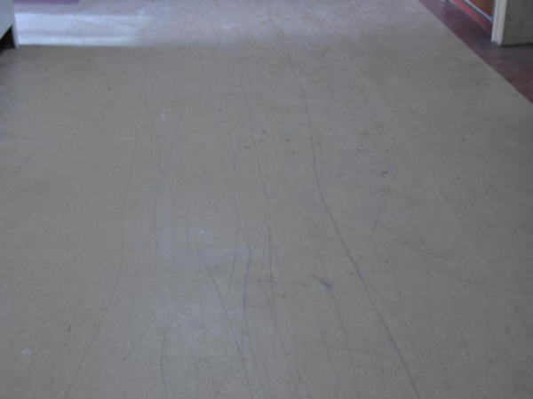 PVC地板施工過程中被劃傷該怎麽辦?