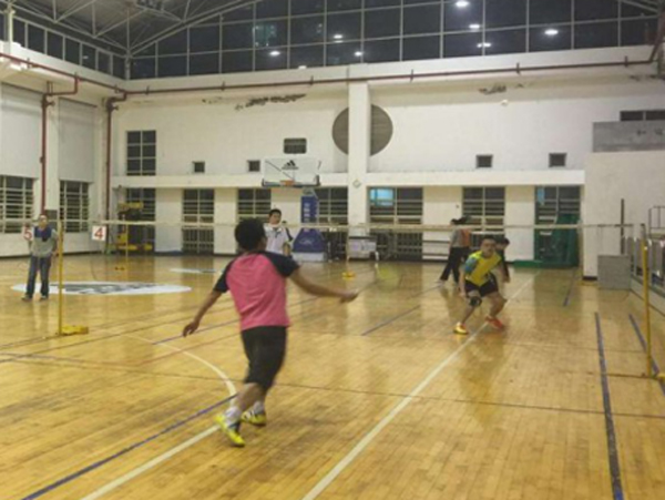 老舊體育館地麵如何快速翻新(一招搞定)?-航特地坪漆 老舊體育館地麵如何快速翻新(一招搞定)?-航特地坪漆