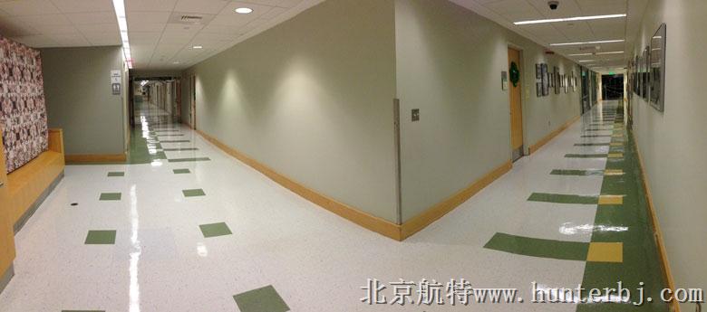 塑立得麵塗具有優(you) 良的保護性和裝飾性，可長期保持PVC地板表麵的鮮映性